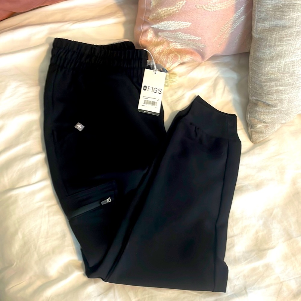 Figs brand Zamora High Waisted Jogger Scrub Pant